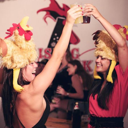 Rising Cock Party Hostel Lagos Ngoại thất bức ảnh
