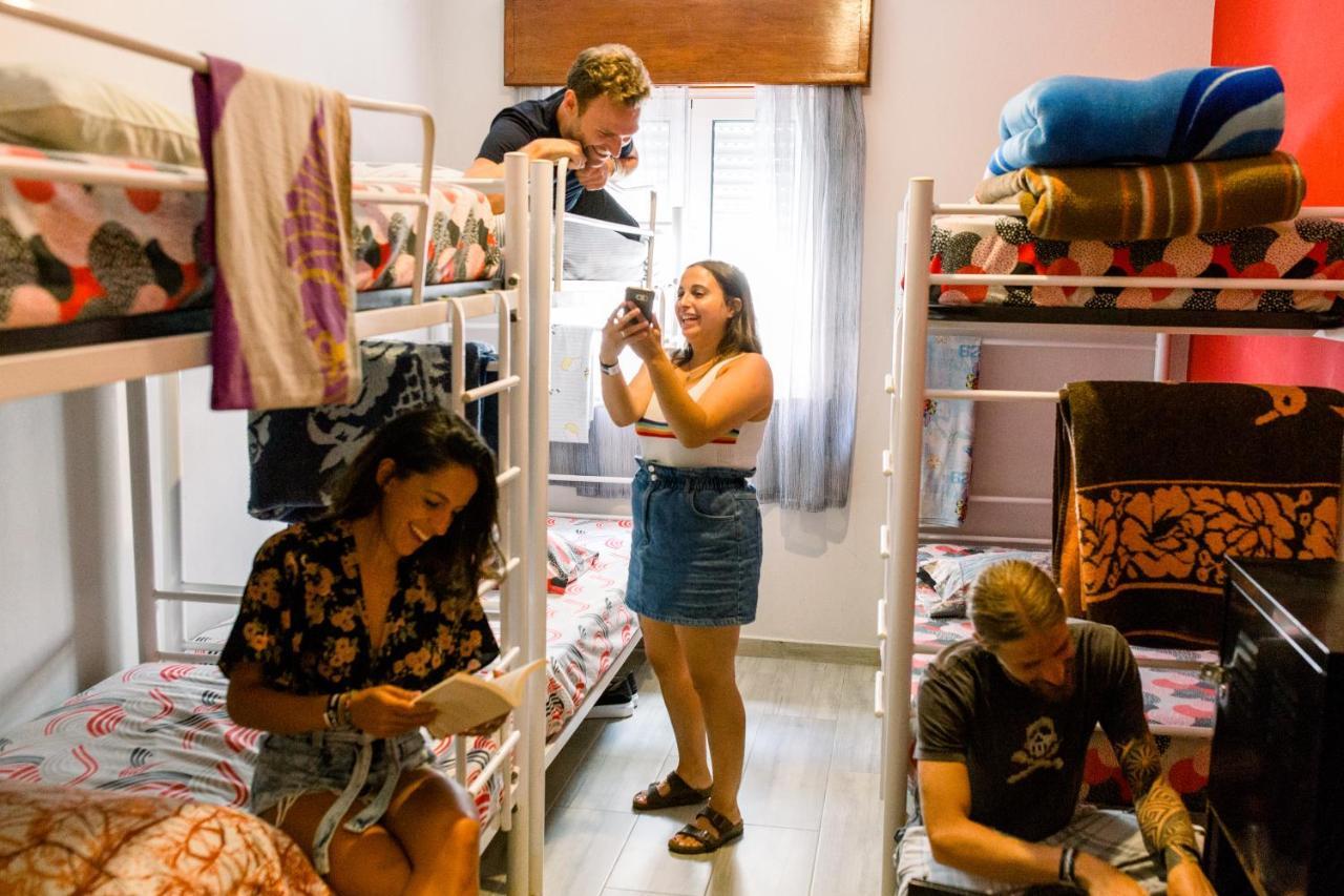Rising Cock Party Hostel Lagos Ngoại thất bức ảnh